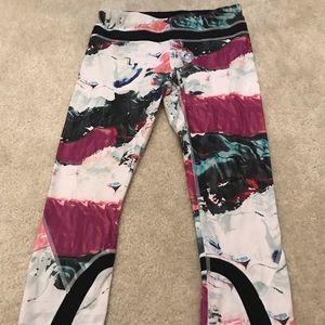 Lululemon Running Crop Leggings/Pants- Colorful- 6